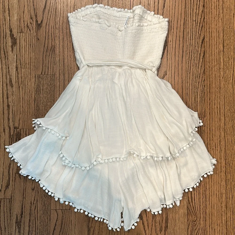 White strapless romper with tie waist - Picture 5 of 6